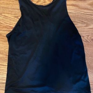 Lulu Crossback Black Top